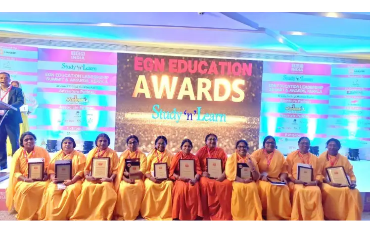 A Beacon of Inspired Leadership: Swamini Sreecharanamrita Prana Honoured - Puthiyakavu