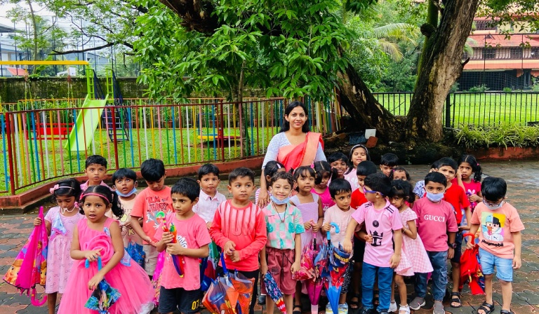 Amrita Vidyalayam, Ernakulam joyfully celebrated Umbrella Day and Pink Day