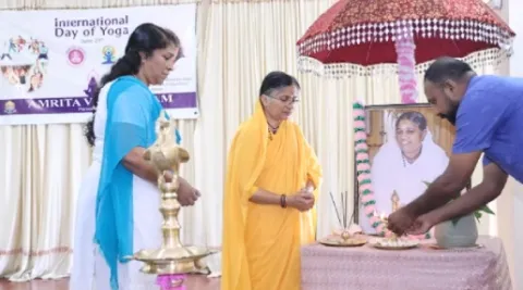 yoga-day-celebration-at-amrita-vidyalayam-kollam