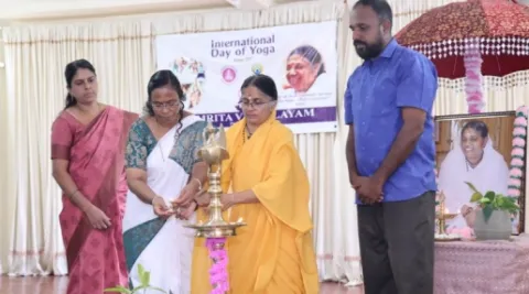 yoga-day-celebration-at-amrita-vidyalayam-kollam