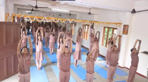 yoga-day-celebration-at-amrita-vidyalayam-kollam