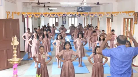 yoga-day-celebration-at-amrita-vidyalayam-kollam