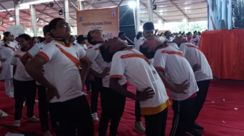 Amrita Vidyalayam Bhubaneswar Observes International Yoga Day 2025