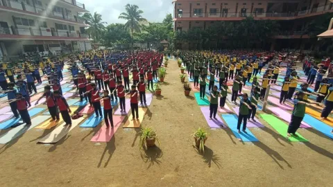 International Yoga Day celebrates at Amrita Vidyalayam, Davanagere 