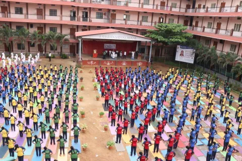 International Yoga Day celebrates at Amrita Vidyalayam, Davanagere 