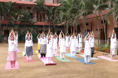 International Yoga Day celebrates at Amrita Vidyalayam, Davanagere 