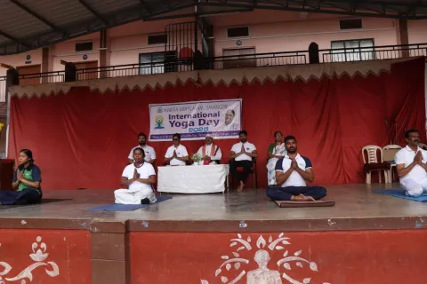 International Yoga Day celebrates at Amrita Vidyalayam, Davanagere 