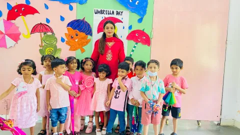 Amrita Vidyalayam, Ernakulam joyfully celebrated Umbrella Day and Pink Day