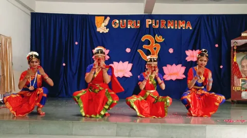 Amrita Vidyalayam, Lucknow, celebrated Guru Purnima - 2025