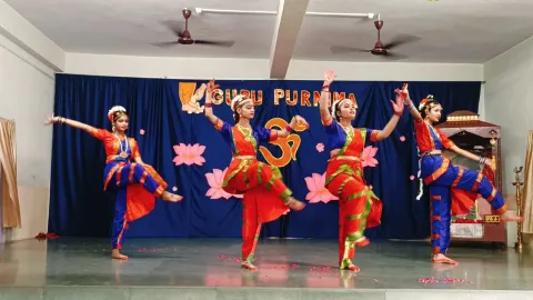 Amrita Vidyalayam, Lucknow, celebrated Guru Purnima - 2025