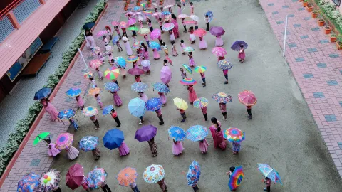 Amrita Vidyalayam, Pathanamthitta joyfully celebrated Umbrella Day and Pink Day