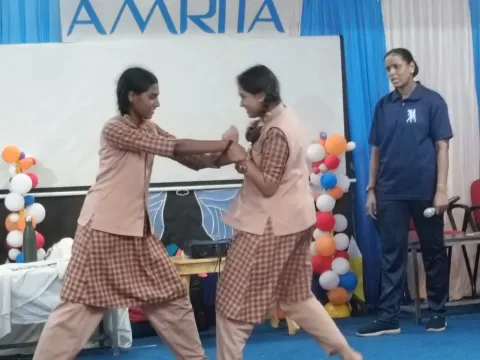 Self Defense Training for girls by Kerala Police