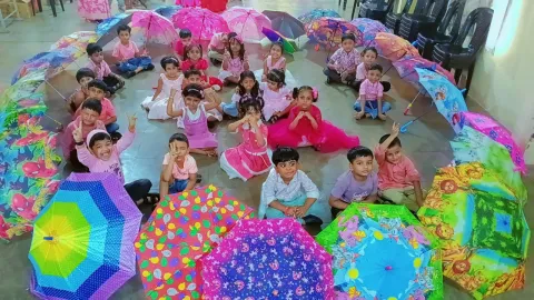 Umbrella Day and Pink Day were joyfully celebrated at Amrita Vidyalayam, Kuthuparamba