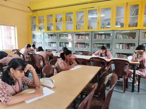 Amrita Vidyalayam, Edappally Celebrates Literary Week with Enthusiasm and Creativity