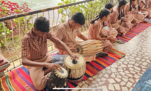 Amrita Vidyalayam, Ernakulam celebrate Music Fest Programme